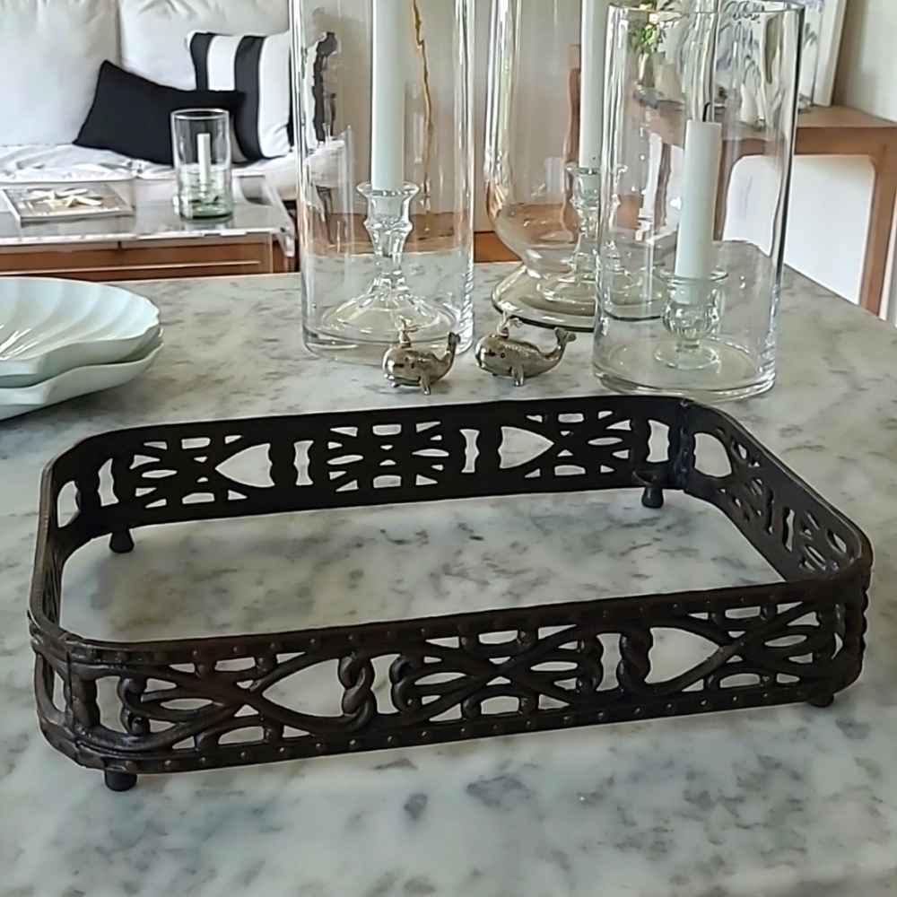 Southern Living iron caddy for a 9" x 13" casserole dish.